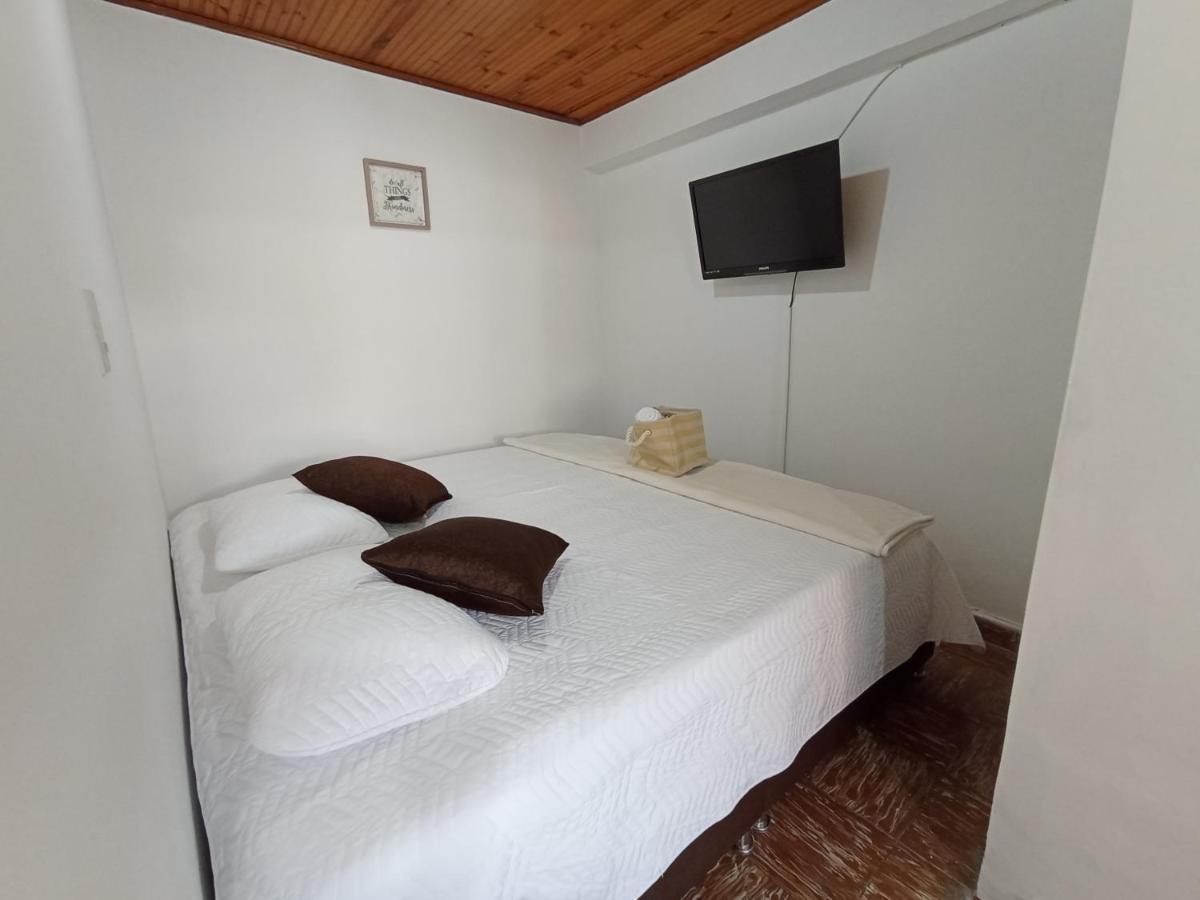 Komodo Alojamiento- Hostal Autoservicio, Ubicado Cerca Al Centro Historico - Bano Privado, Wifi , Cama 2X2 Y Agua Caliente Y Cocina Compartida Попаян Экстерьер фото