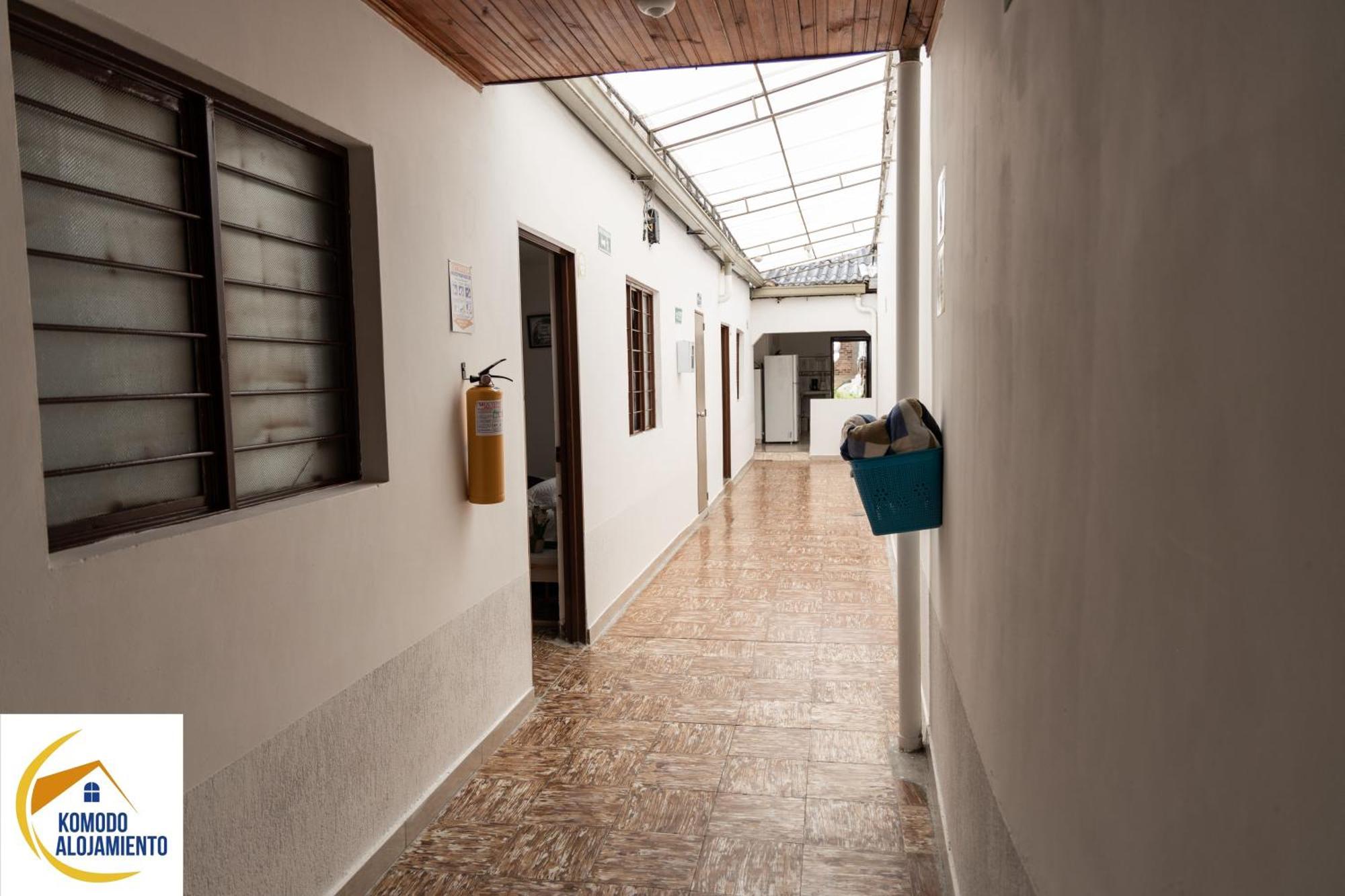 Komodo Alojamiento- Hostal Autoservicio, Ubicado Cerca Al Centro Historico - Bano Privado, Wifi , Cama 2X2 Y Agua Caliente Y Cocina Compartida Попаян Экстерьер фото